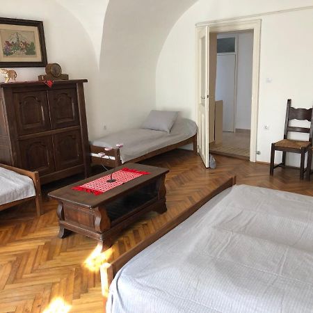 Apartman Becsi Utca Sopron Exterior foto