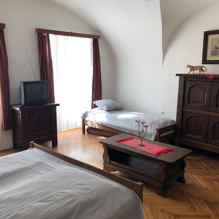 Apartman Becsi Utca Sopron Exterior foto