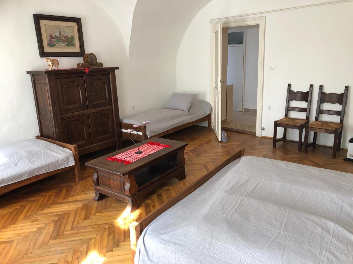 Apartman Becsi Utca Sopron Exterior foto