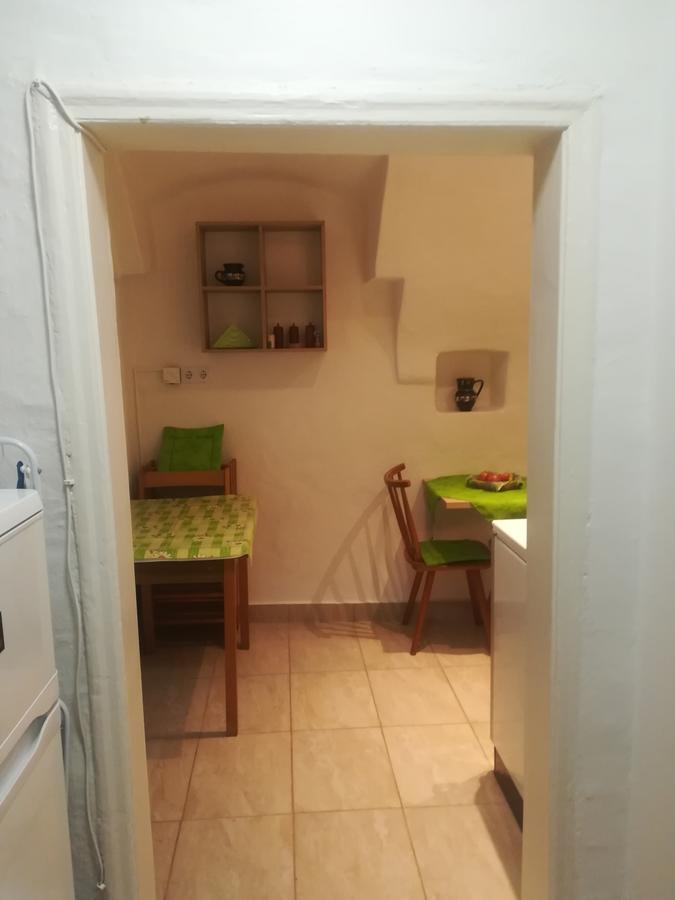 Apartman Becsi Utca Sopron Exterior foto